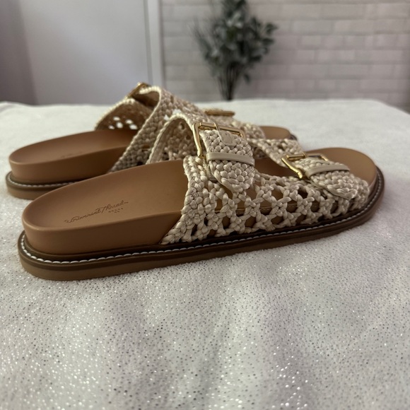 UNIVERSAL THREAD Off White Kylie Buckle Sandals - Picture 3 of 9